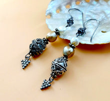 Load image into Gallery viewer, ANTIQUE SILVER EARRINGS WITH FILIGRAN SPHERES AND GENUINE BEIGE AND WHITE PEARLS
