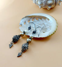 Load image into Gallery viewer, ANTIQUE SILVER EARRINGS WITH FILIGRAN SPHERES AND GENUINE BEIGE AND WHITE PEARLS
