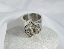 Load image into Gallery viewer, SILVER RING 1 LARGE BAROCK-SHAPED IRON-PYRITES STONE
