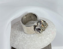 Load image into Gallery viewer, SILVER RING 1 LARGE BAROCK-SHAPED IRON-PYRITES STONE
